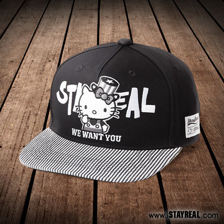 KT for STAYREAL] STAYREAL X Hello Kitty 美國夢條紋棒球帽- 產品