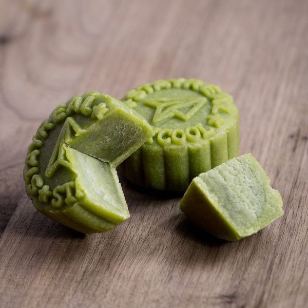 【宇治抹茶月饼】   浓香抹茶唇齿留香,与家人或亲密爱人一起度过美好